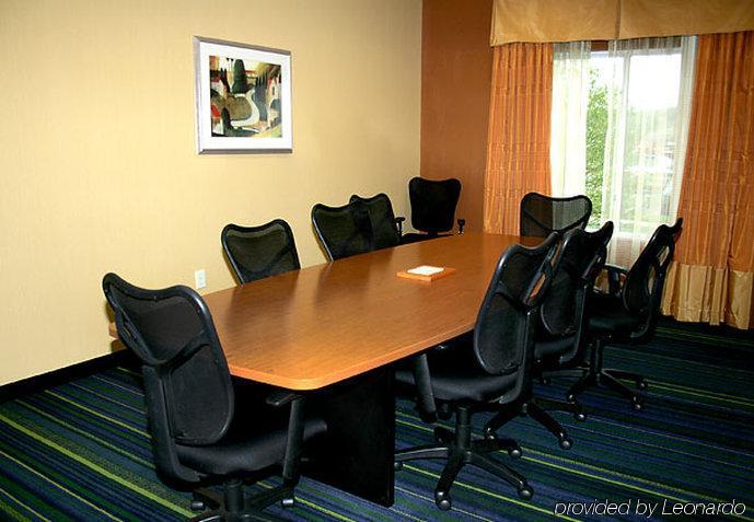 Fairfield Inn & Suites By Marriott Fairmont İş olanakları fotoğraf