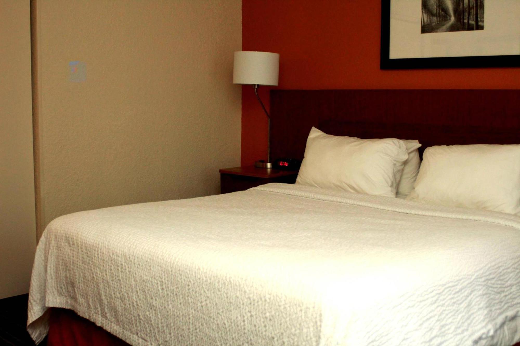 Fairfield Inn & Suites By Marriott Fairmont Dış mekan fotoğraf