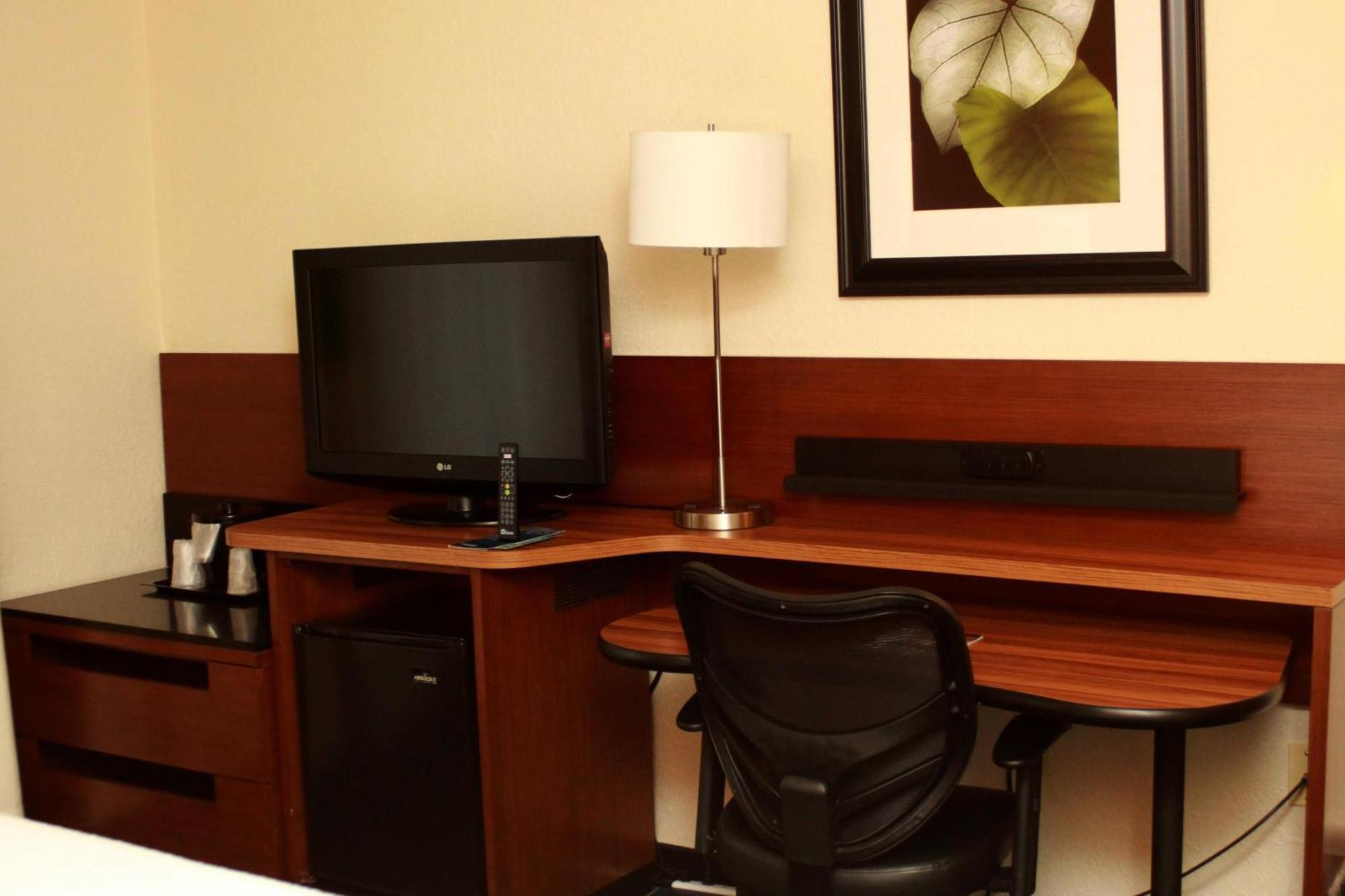 Fairfield Inn & Suites By Marriott Fairmont Dış mekan fotoğraf