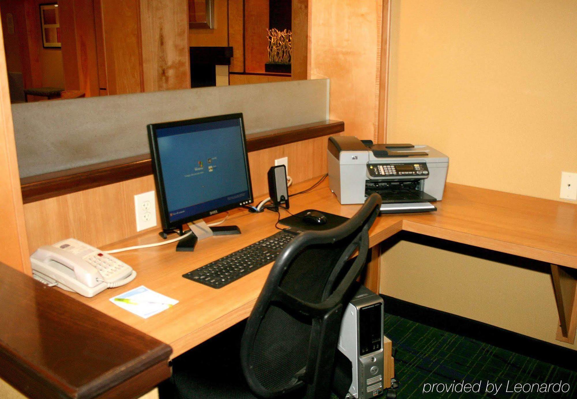Fairfield Inn & Suites By Marriott Fairmont Konforlar fotoğraf